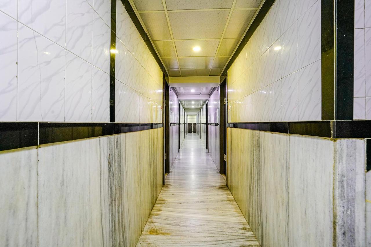 Fabhotel King'S Palace ムンバイ エクステリア 写真